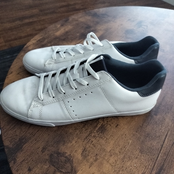 Men's H&M Sneakers - Picture 2 of 5